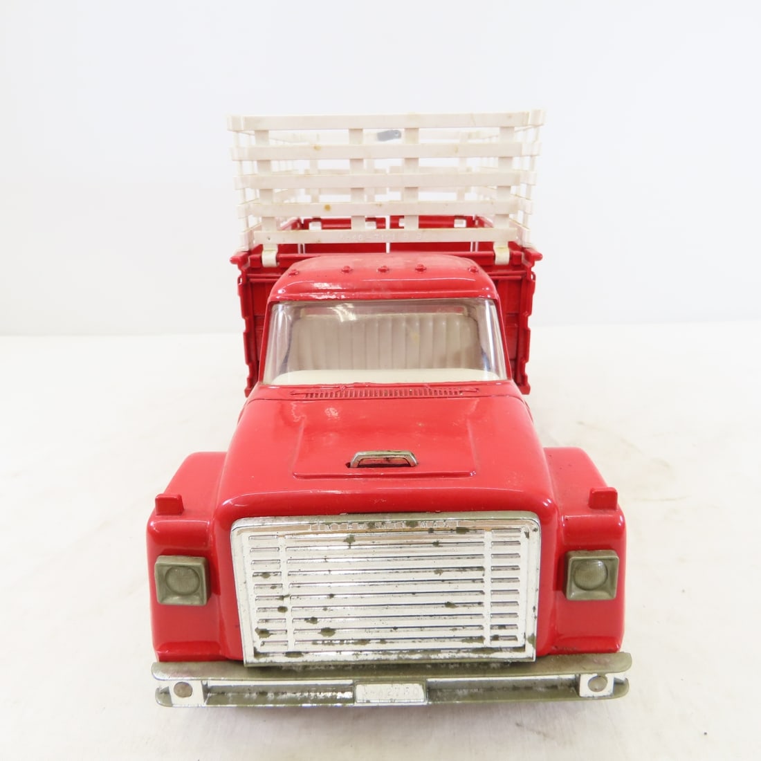 ERTL International Grain & Livestock Truck - 8