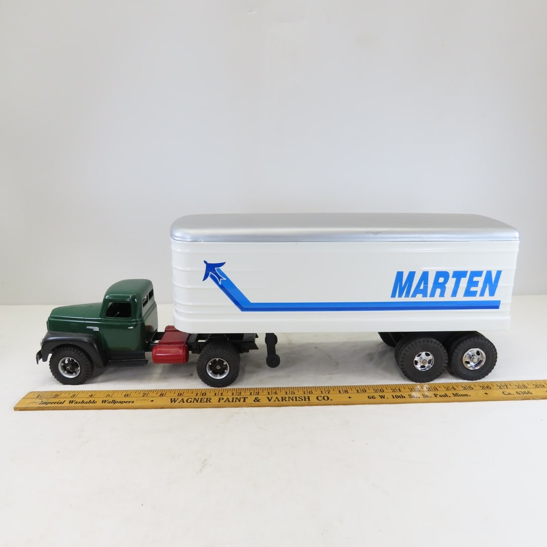 Cottonwood Acres International R-190 Semi Truck - 2