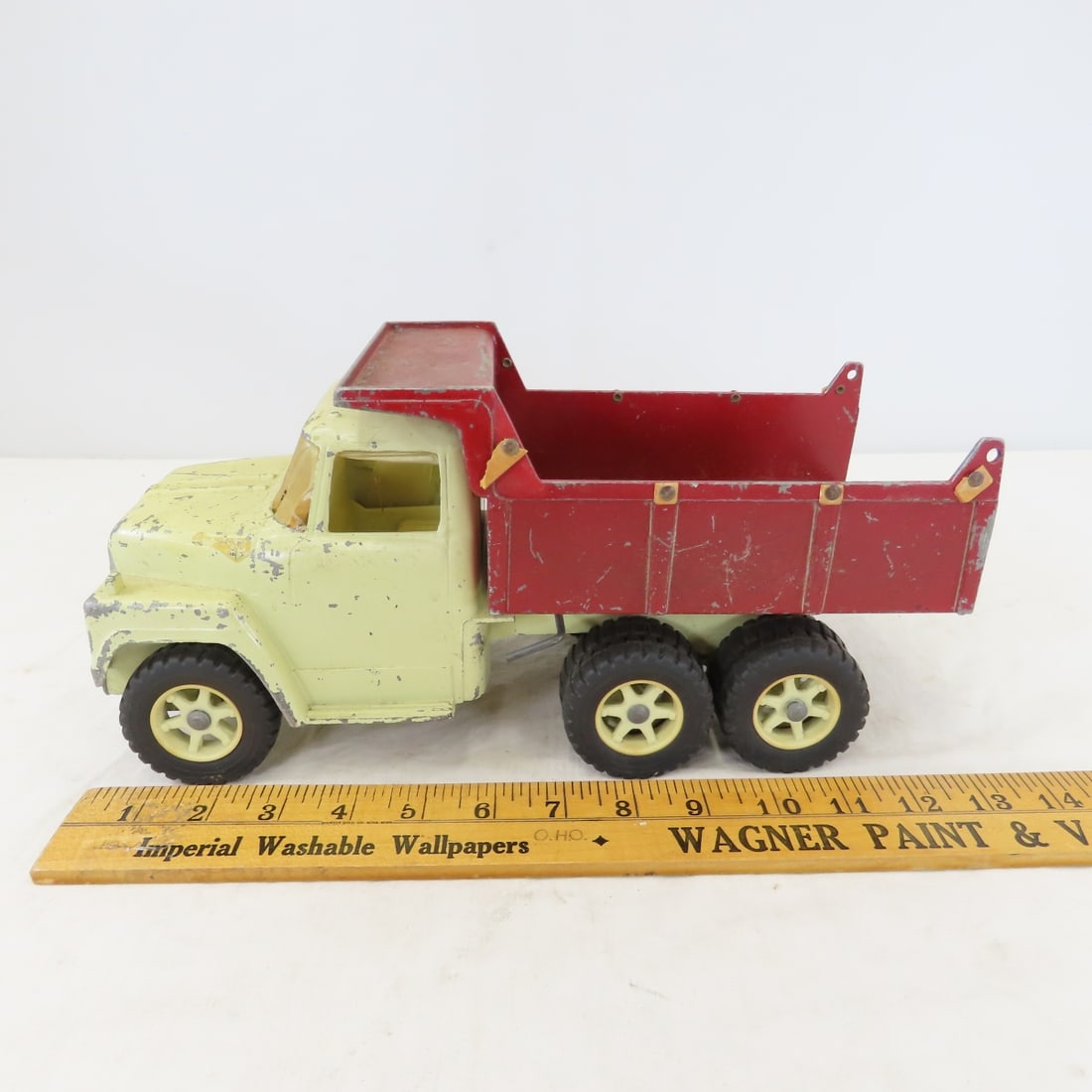 ERTL International Loadstar Hydraulic Dump Truck - 2