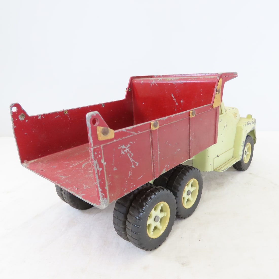 ERTL International Loadstar Hydraulic Dump Truck - 5