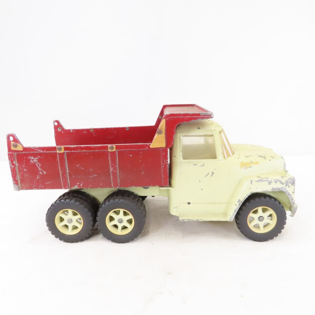 ERTL International Loadstar Hydraulic Dump Truck - 6