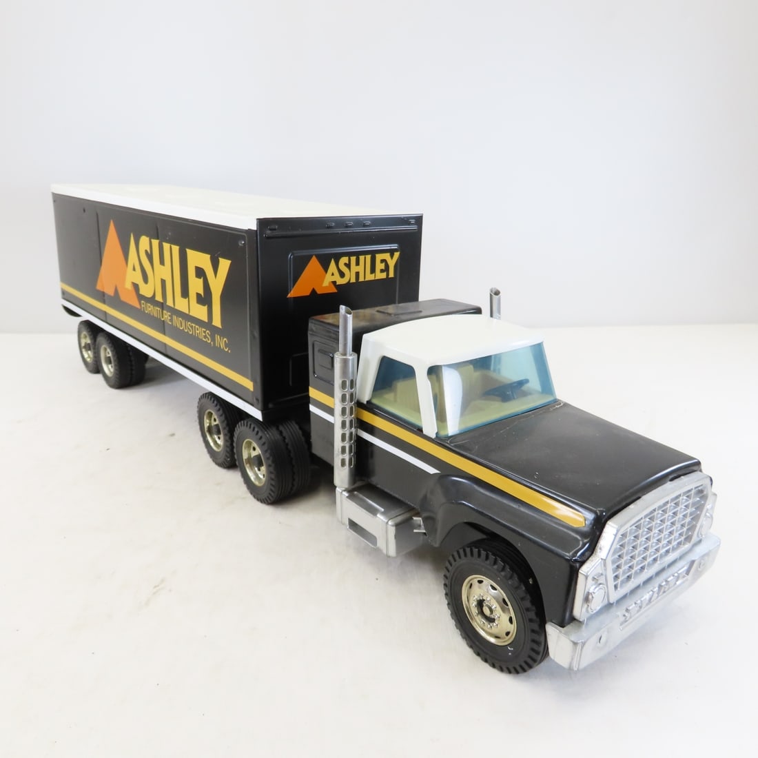 Custom Ashley Furniture Nylint Truck & Trailer - 7