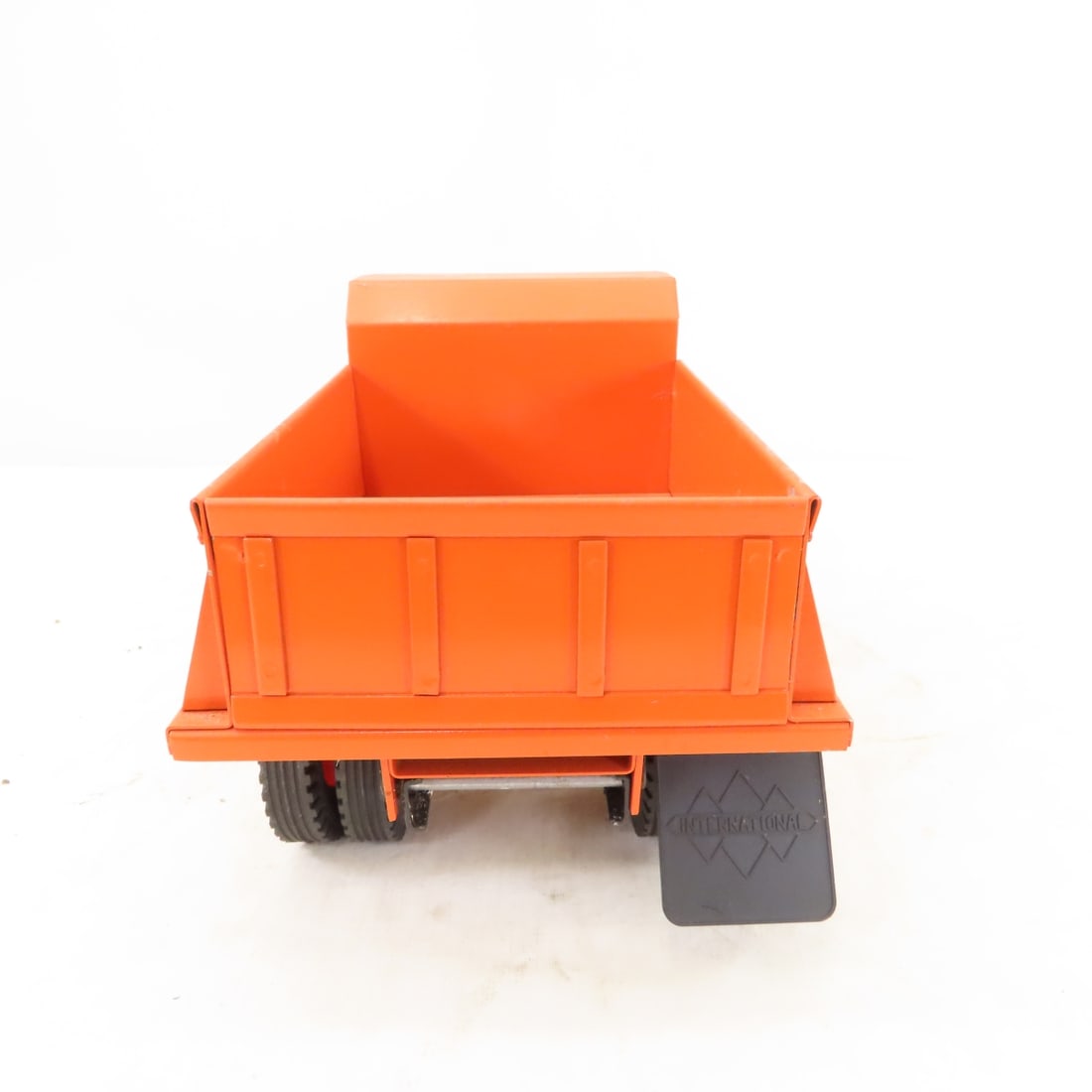 Cottonwood Acres International R-190 Dump Truck - 4