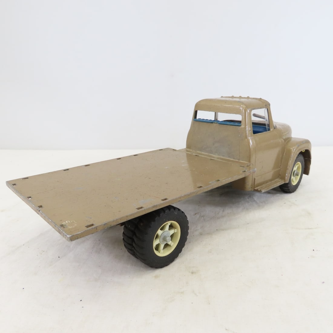 ERTL International Loadstar Touch Steering Flatbed - 5