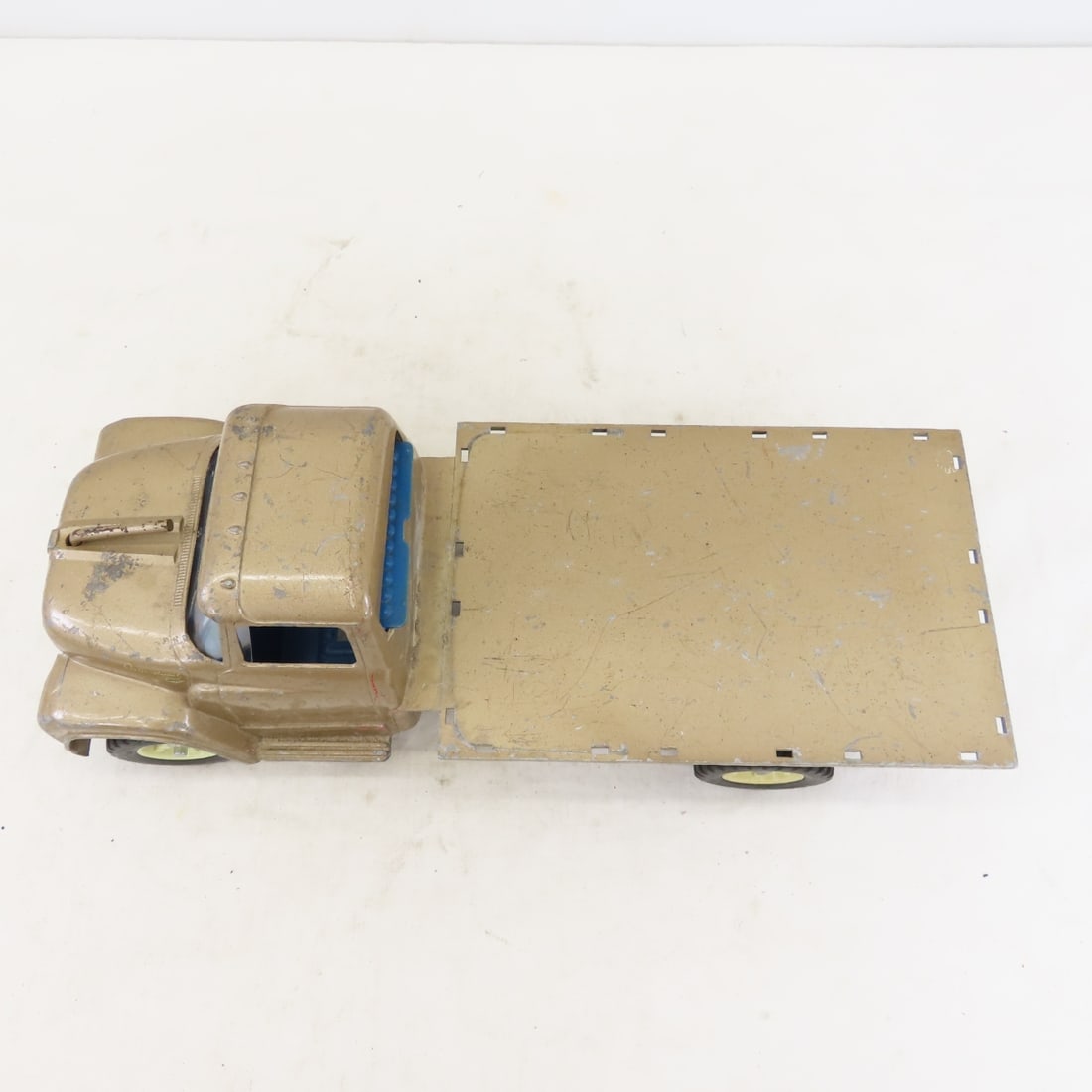 ERTL International Loadstar Touch Steering Flatbed - 9