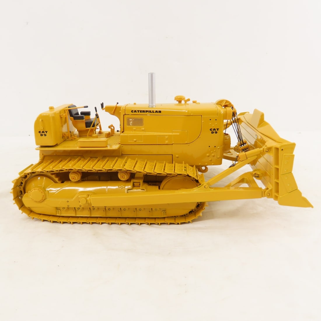 SpecCast Caterpillar Diesel CAT D9 Crawler/Blade - 6