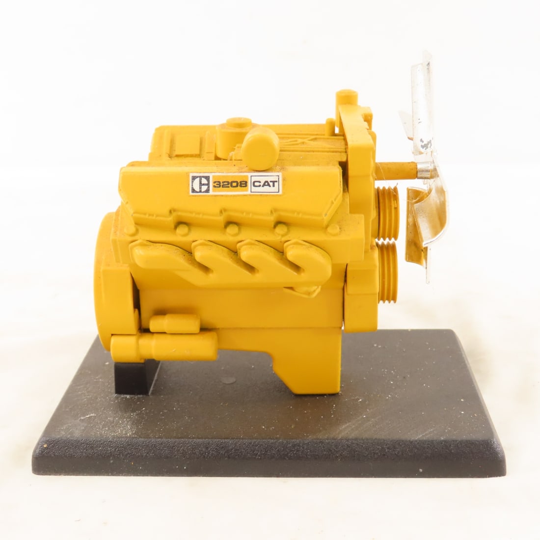 Caterpillar Cat 3208 Engine NZG 1:10 Scale w/Box - 7
