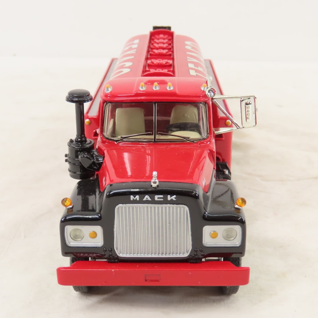 First Gear Texaco Tanker & Shell Truck & Tractor - 9