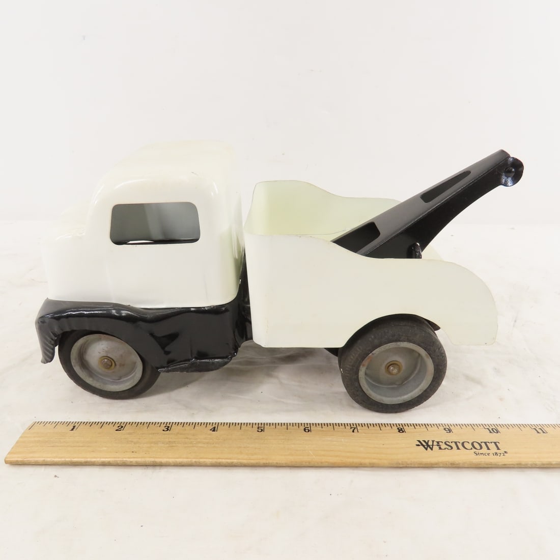 1950s Tonka Cab Over Wrecker Truck - Custom Paint - 2
