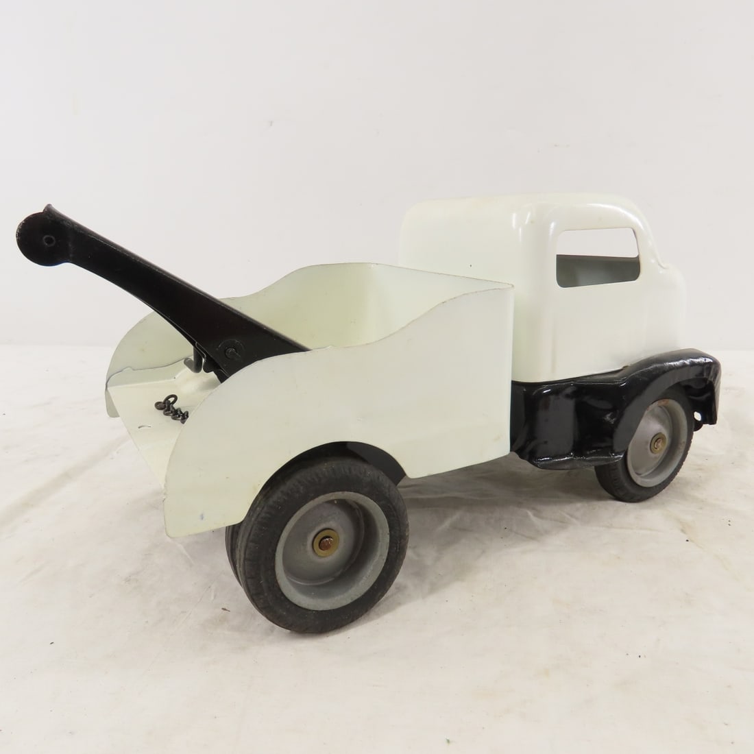 1950s Tonka Cab Over Wrecker Truck - Custom Paint - 5