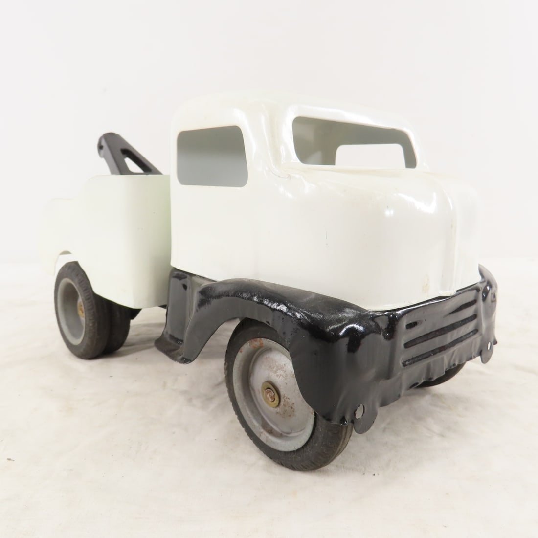 1950s Tonka Cab Over Wrecker Truck - Custom Paint - 7