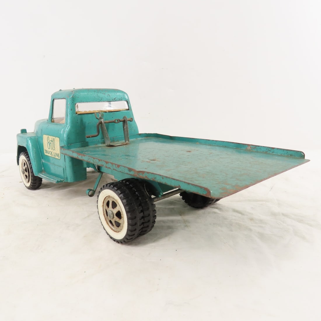 ERTL International Loadstar 1600 Ramp Hoist - 3