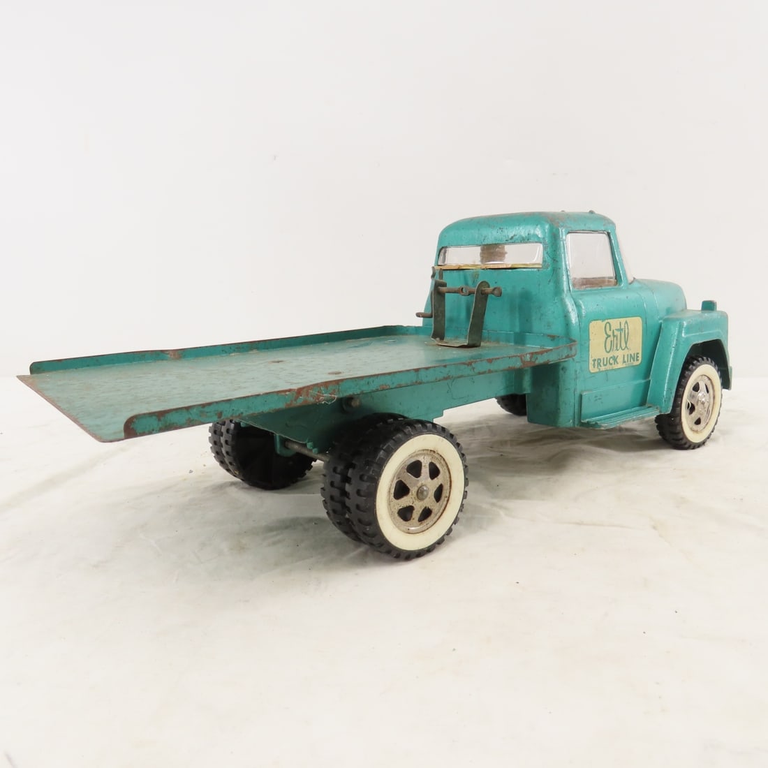 ERTL International Loadstar 1600 Ramp Hoist - 5