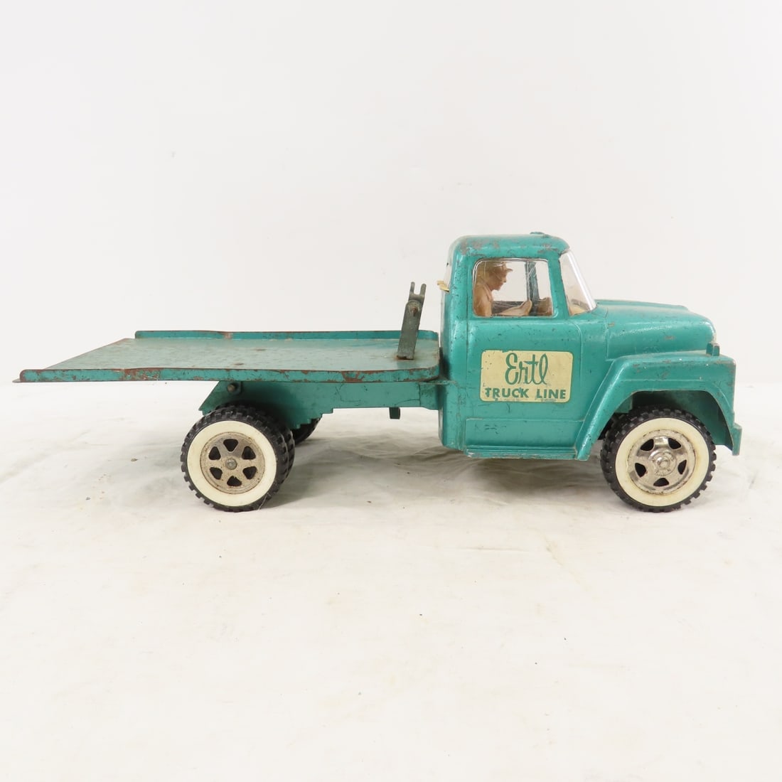 ERTL International Loadstar 1600 Ramp Hoist - 6