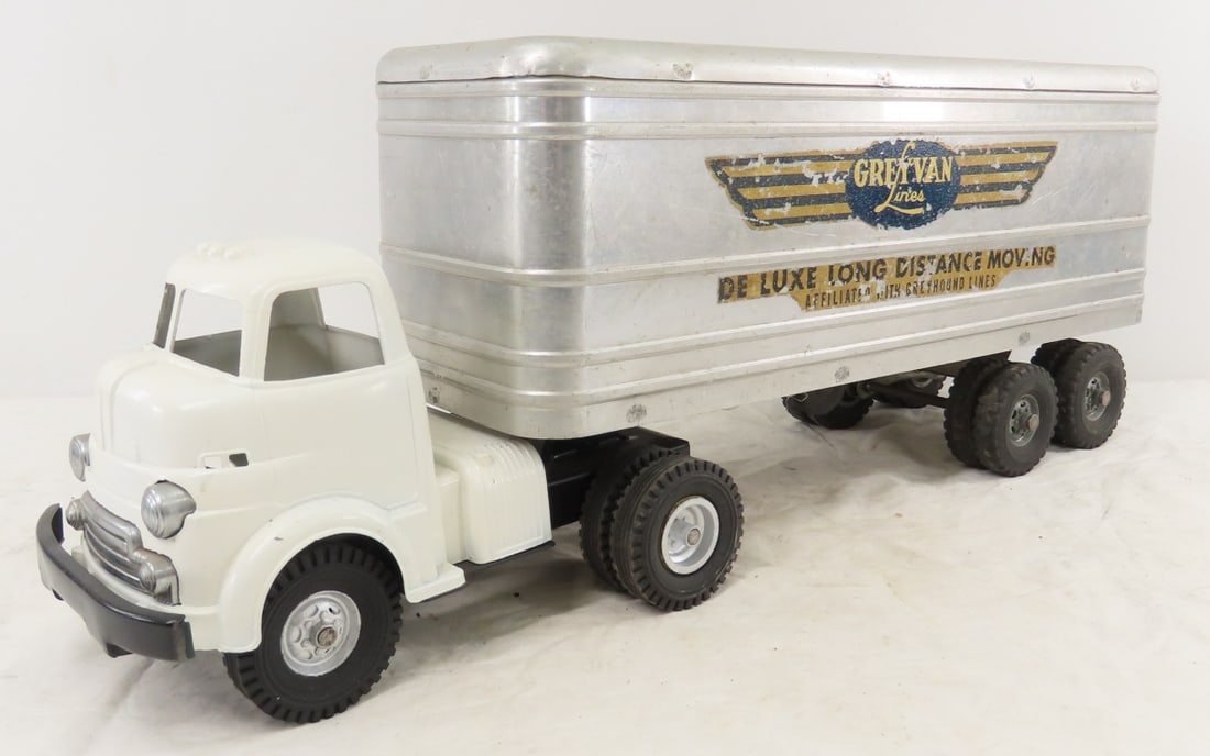 Wyandotte Cab Over Truck & Greyvan Lines Trailer (1 of 16)