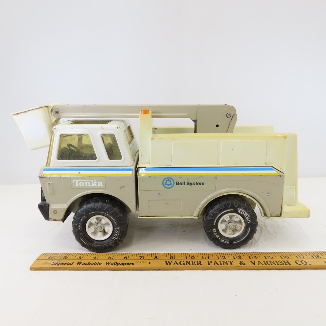 Original 1978 Tonka Bell System Bucket Truck - 2