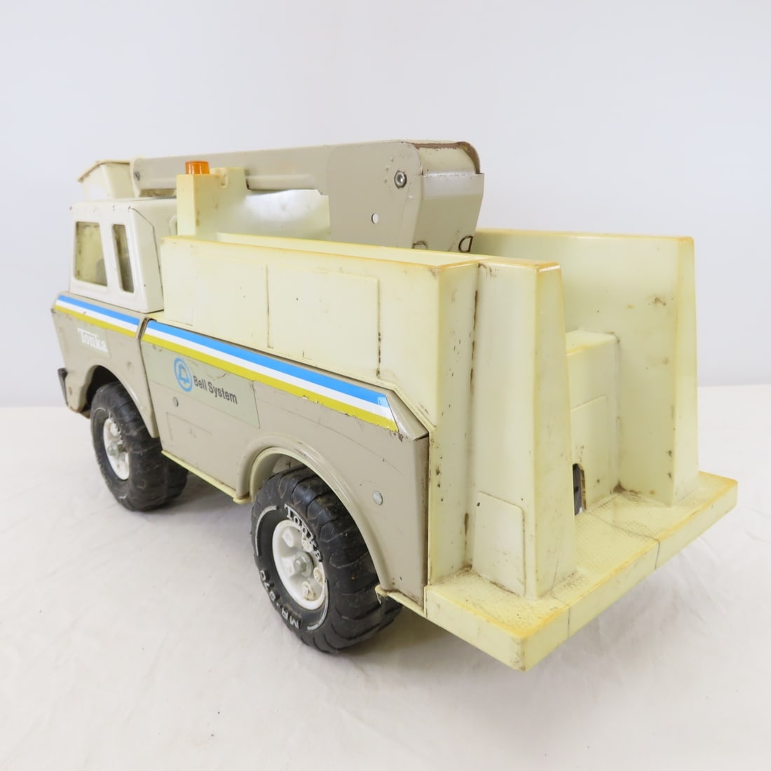 Original 1978 Tonka Bell System Bucket Truck - 3