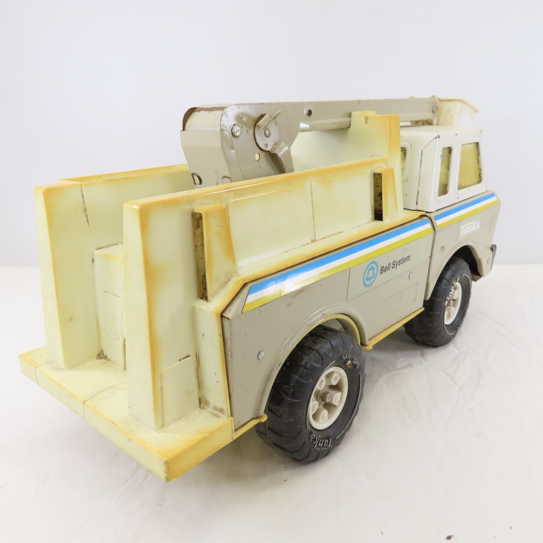 Original 1978 Tonka Bell System Bucket Truck - 5