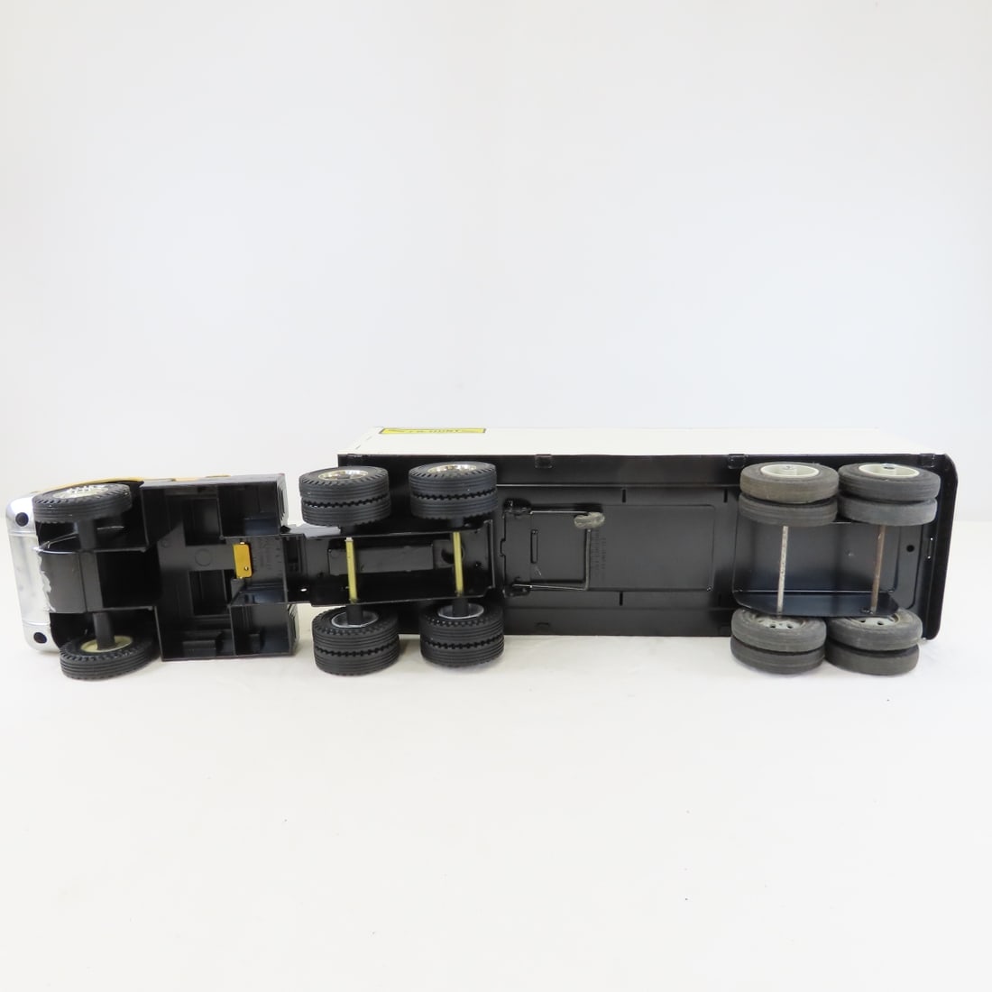 ERTL Truck and JB Hunt Nylint Trailer - 10
