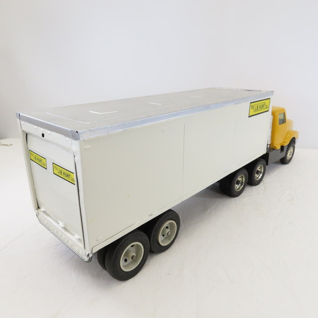 ERTL Truck and JB Hunt Nylint Trailer - 5