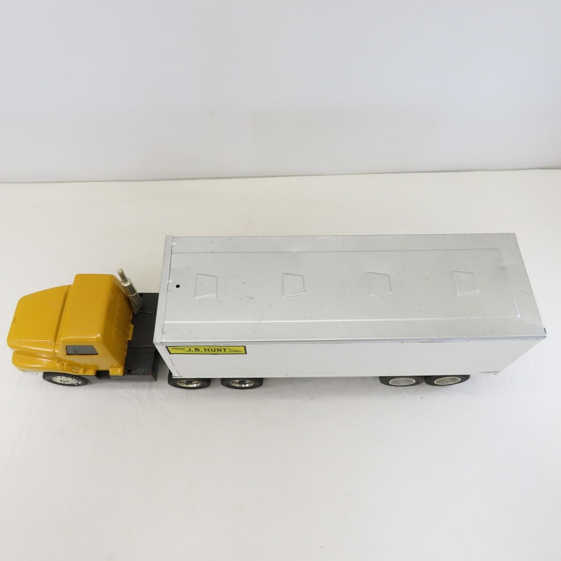 ERTL Truck and JB Hunt Nylint Trailer - 9