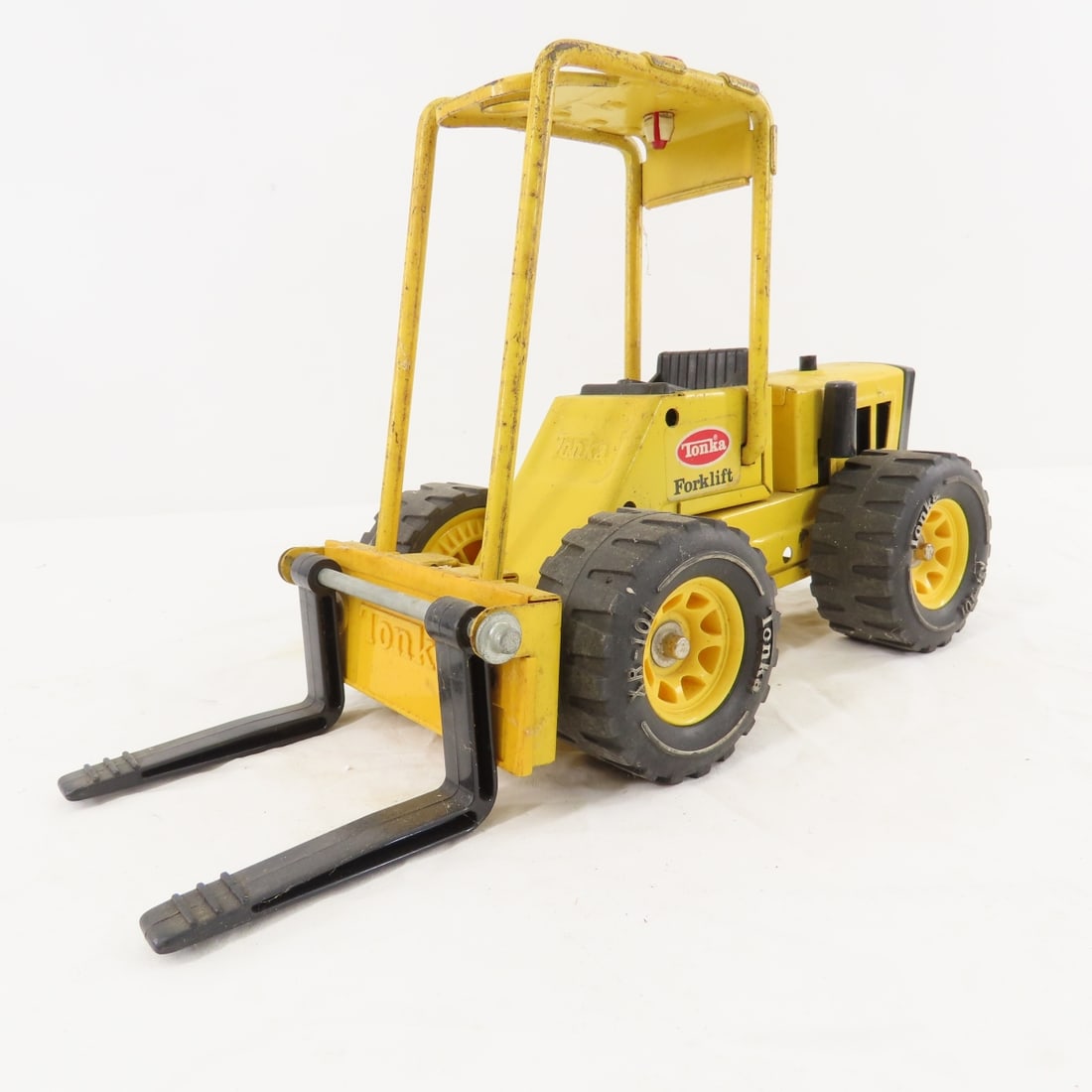 Original Tonka Pressed Steel XR-101 Fork Lift (1 of 15)