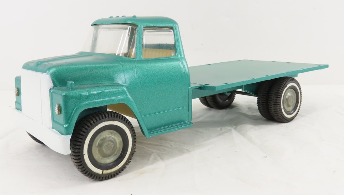 Restored ERTL Pressed Steel Flat Bed Truck (1 of 12)