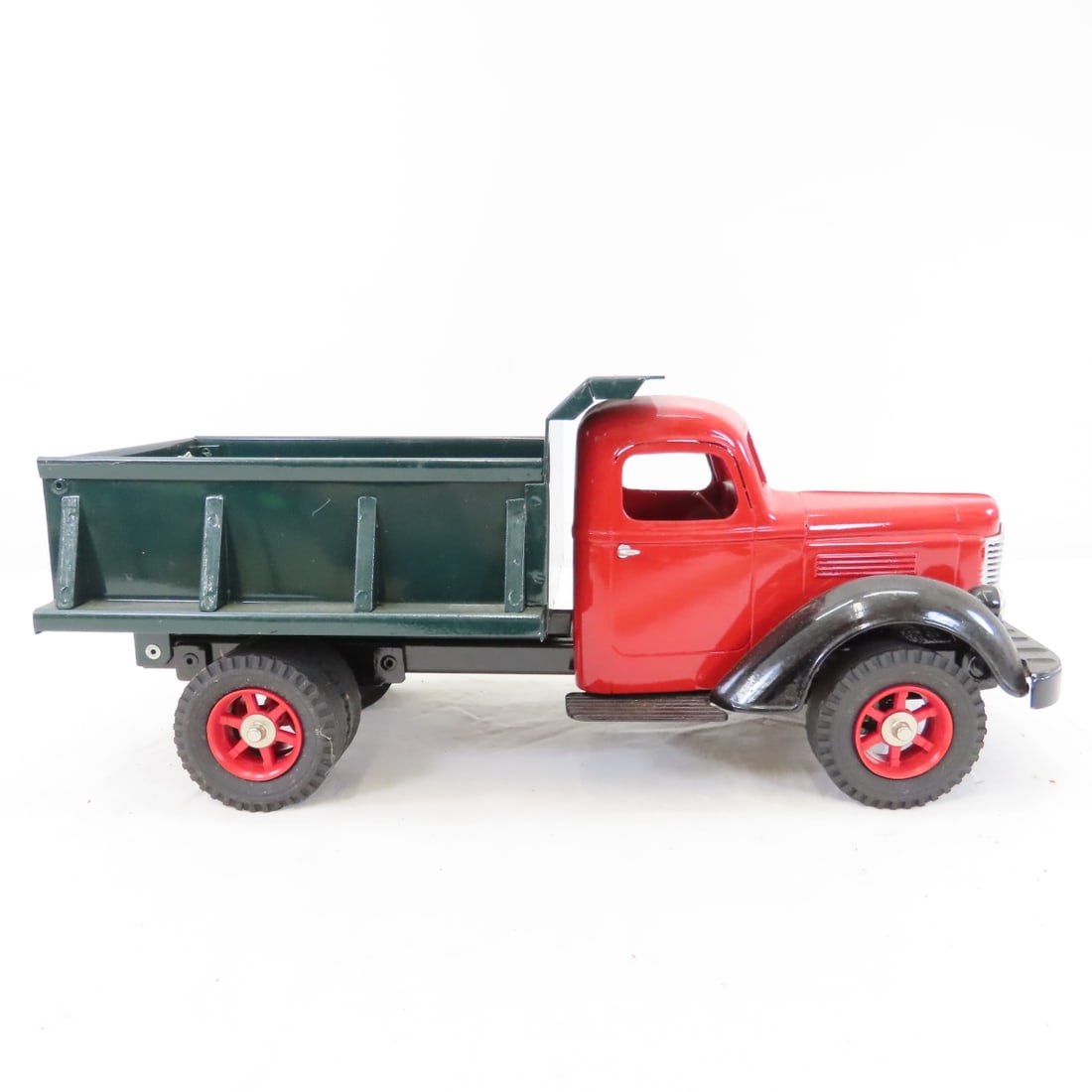 Brunswick Toys International Dump Truck 1995 LE - 6