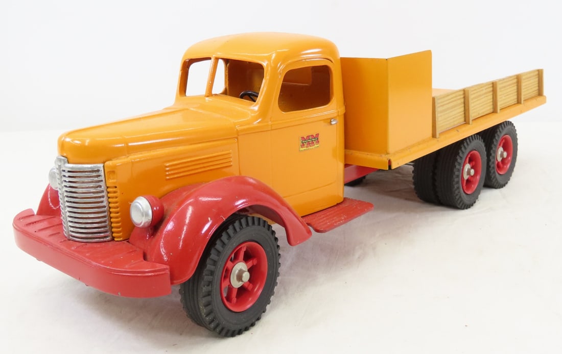 Brunswick Toys International Flatbed Truck (1 of 15)