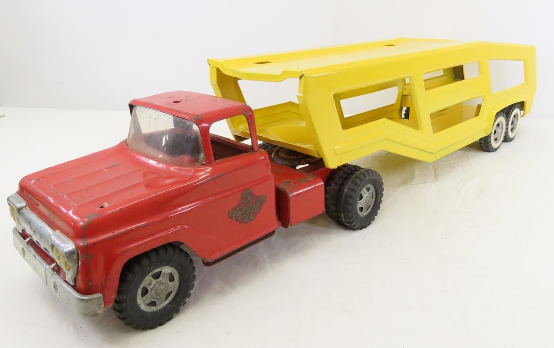 Tonka Toys Restored Car Hauler & #5 Fire Truck Cab: Tonka Toys Restored Car Hauler & #5 Fire Truck Cab - LOT SIZE 23x14x8" 7 LB All information and photos are intended to be as accurate as possible, but errors are possible. No item may be returned or r