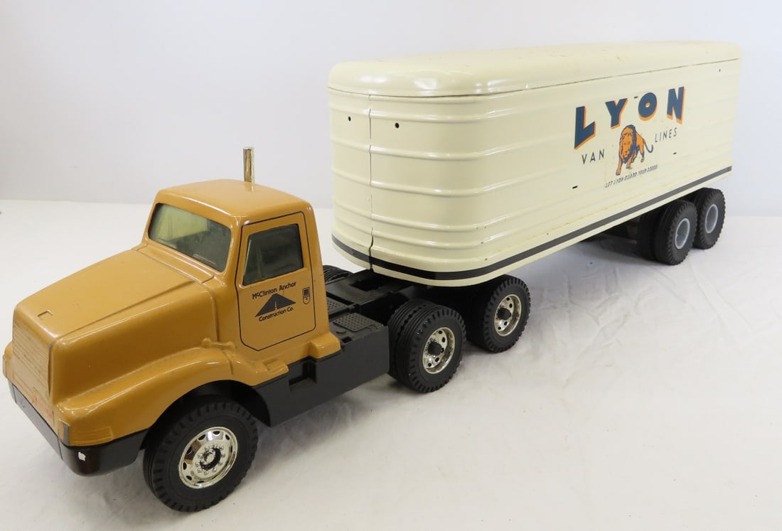 MARX Custom Painted Lyon Van Lines Trailer & ERTL (1 of 20)