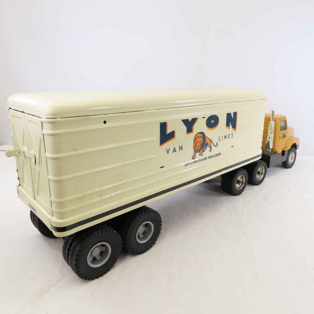 MARX Custom Painted Lyon Van Lines Trailer & ERTL - 5