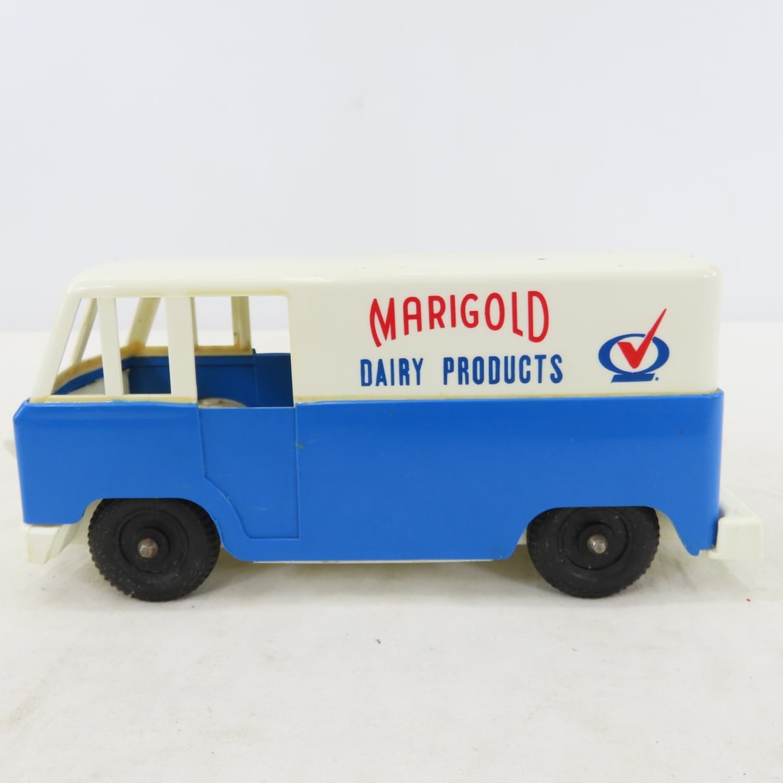 4 Vintage Plastic Dairy Delivery Van Banks - 15