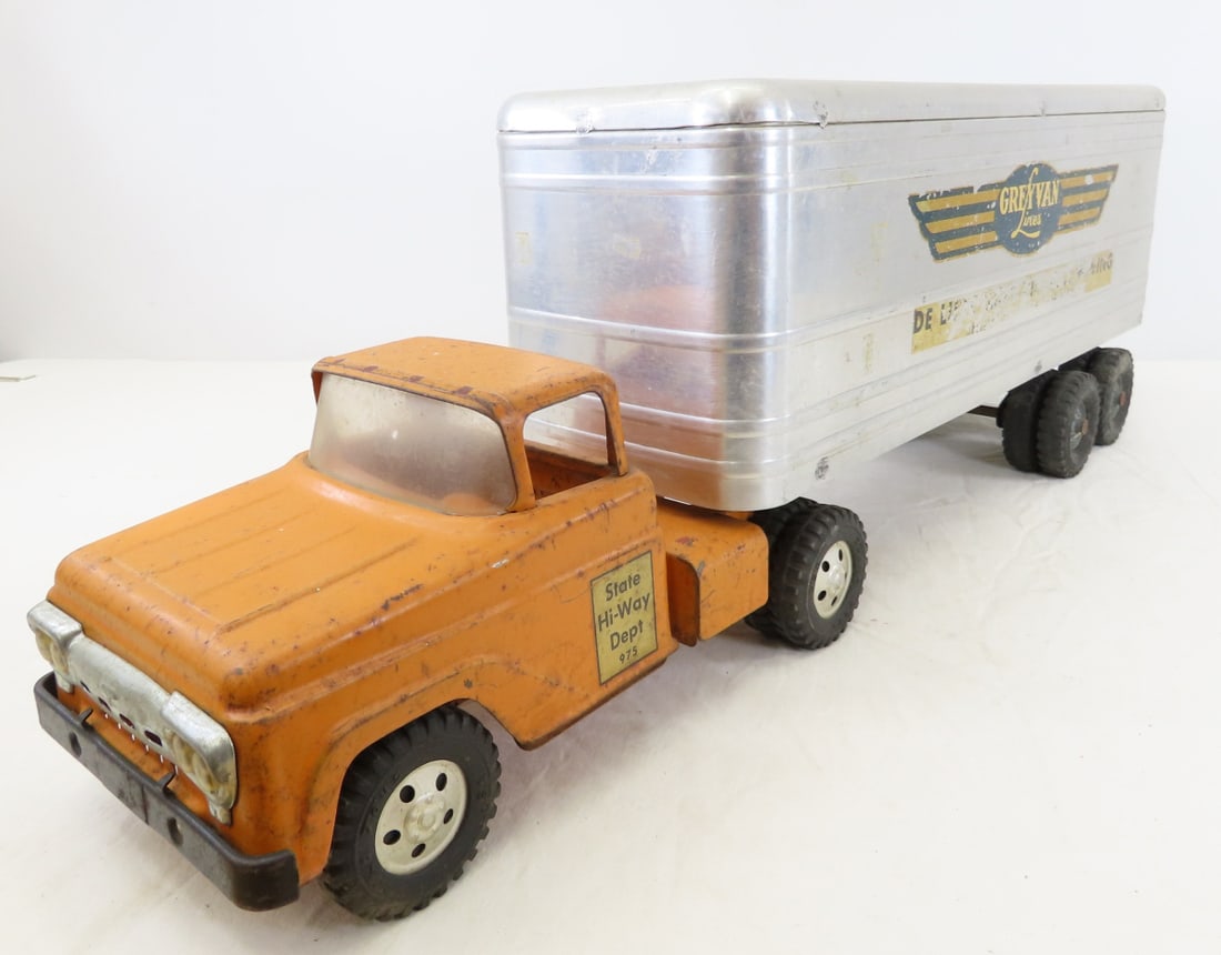 Tonka State Hi-Way Dept Truck & Greyvan Trailer (1 of 19)