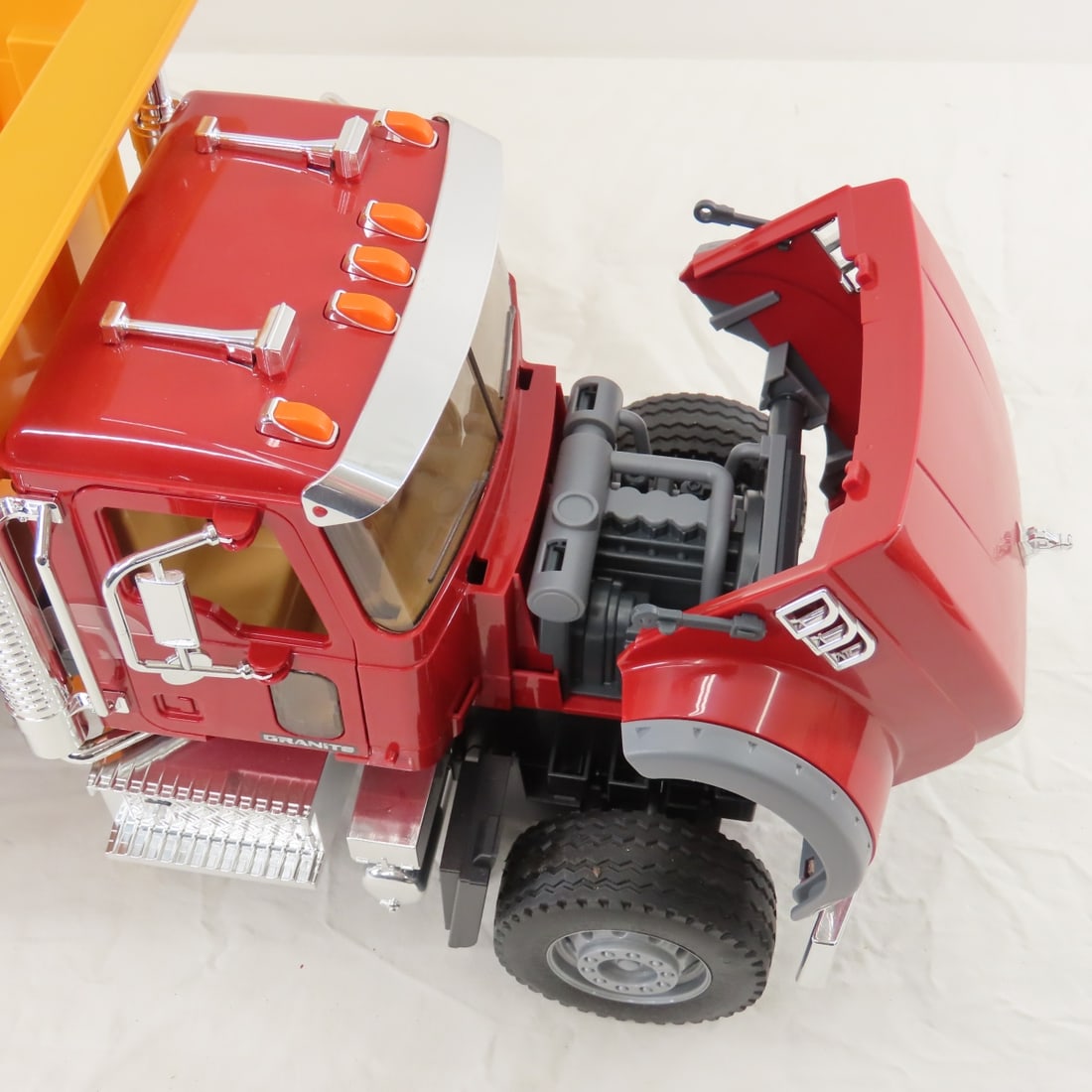Bruder Granite Mack Dump Truck 1:16 Plastic - 16