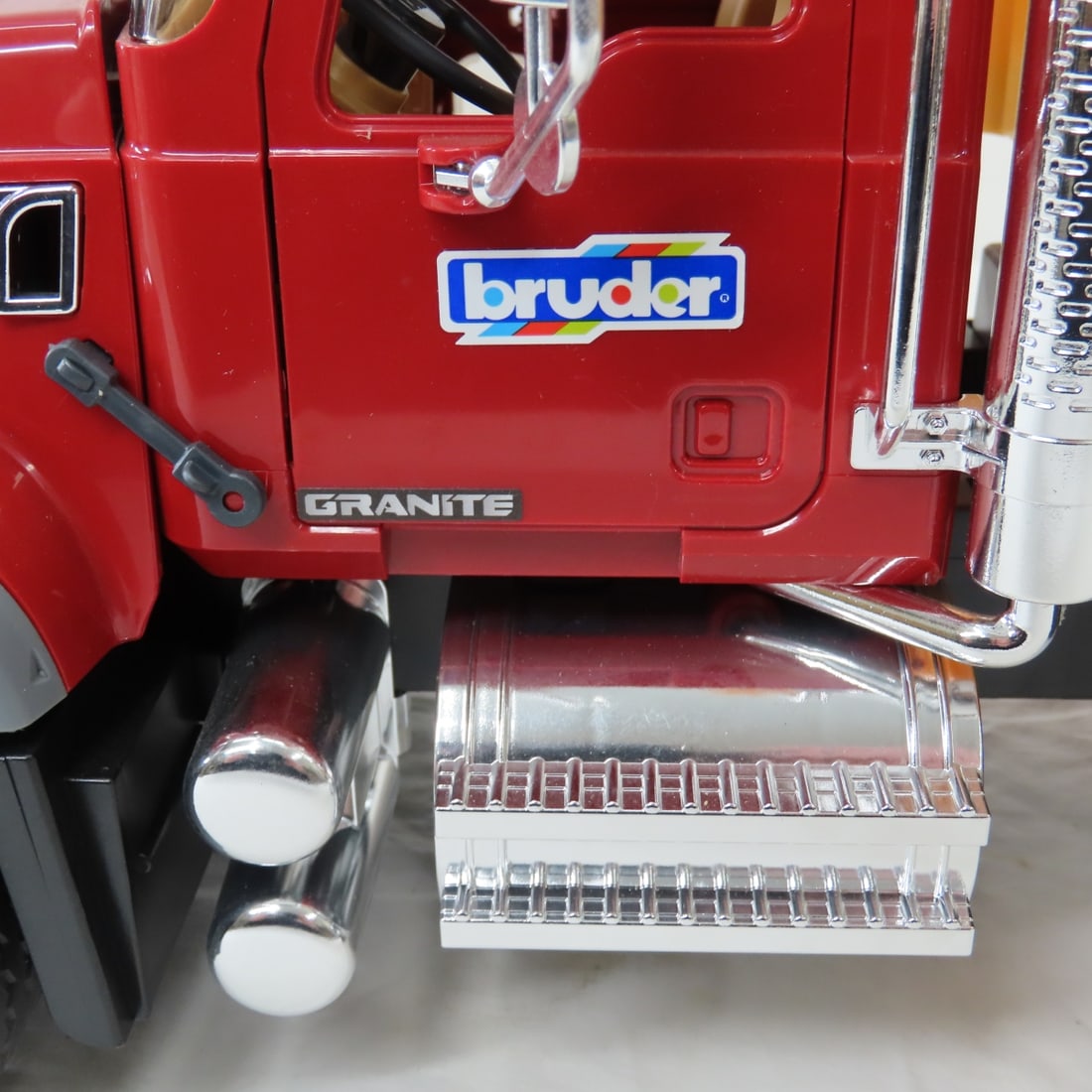 Bruder Granite Mack Dump Truck 1:16 Plastic - 17