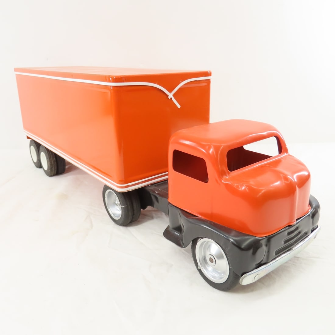 Repainted Structo Tractor & Scratch Built Trailer - 7