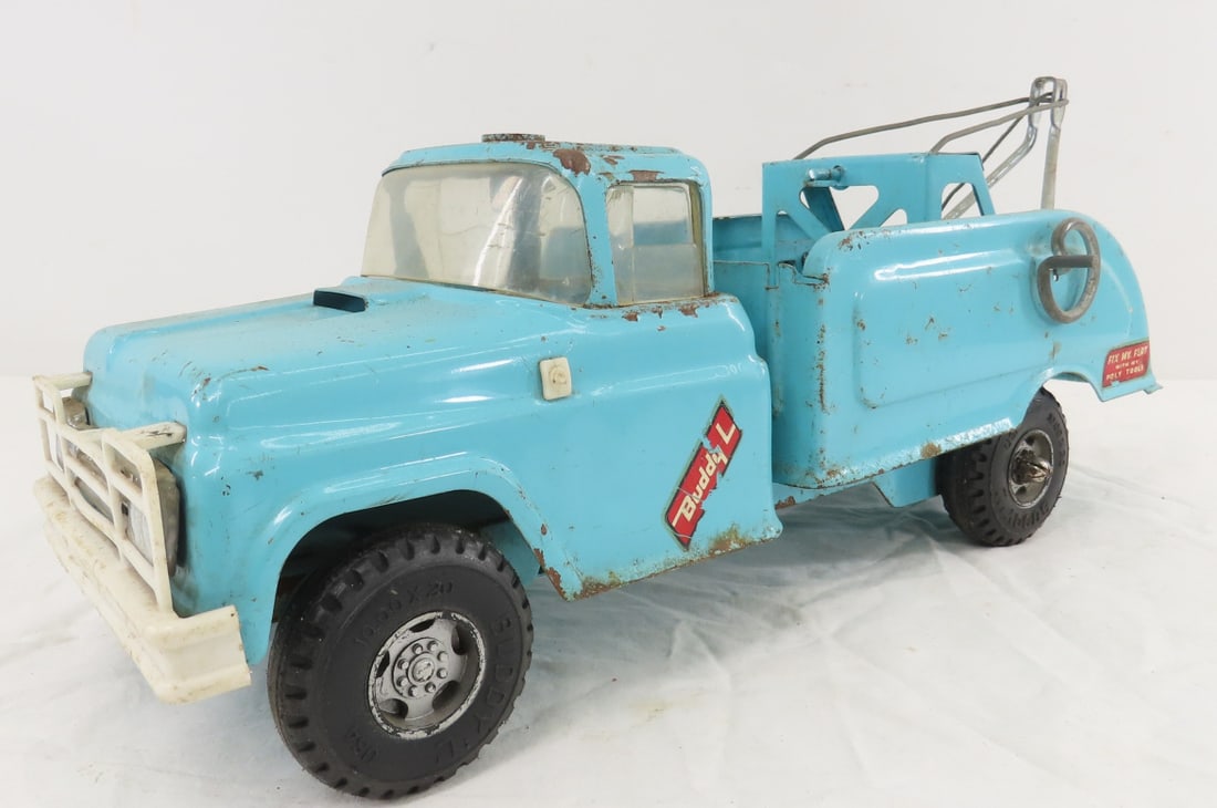 Original Buddy L Pressed Steel Tow Truck: Original Buddy L Pressed Steel Tow Truck - incomplete, LOT SIZE: 15x7x6", 3 LBS All information and photos are intended to be as accurate as possible, but errors are possible. No item may be returned