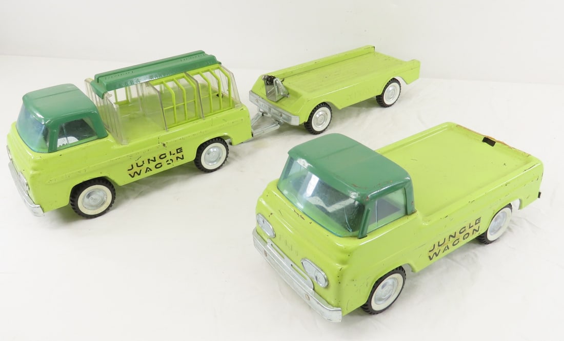 2 1960's Nylint Jungle Wagons & 1 Trailer: 2 1960's Nylint Jungle Wagons & 1 Trailer - incomplete, pressed steel with plastic, LOT SIZE: 17x12x6", 5 LBS All information and photos are intended to be as accurate as possible, but errors are