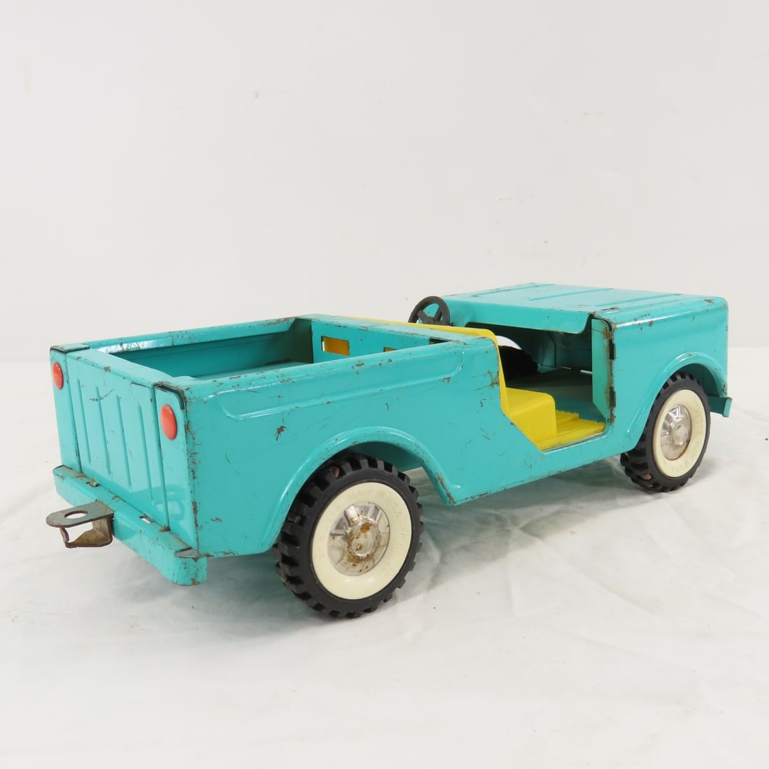 2 Original Structo Scout Jeep & Corvair Pick-up - 17