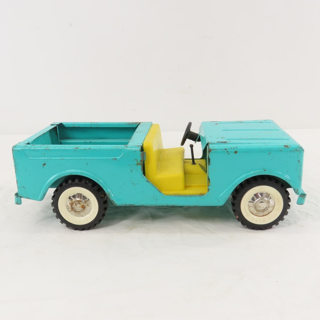 2 Original Structo Scout Jeep & Corvair Pick-up - 18