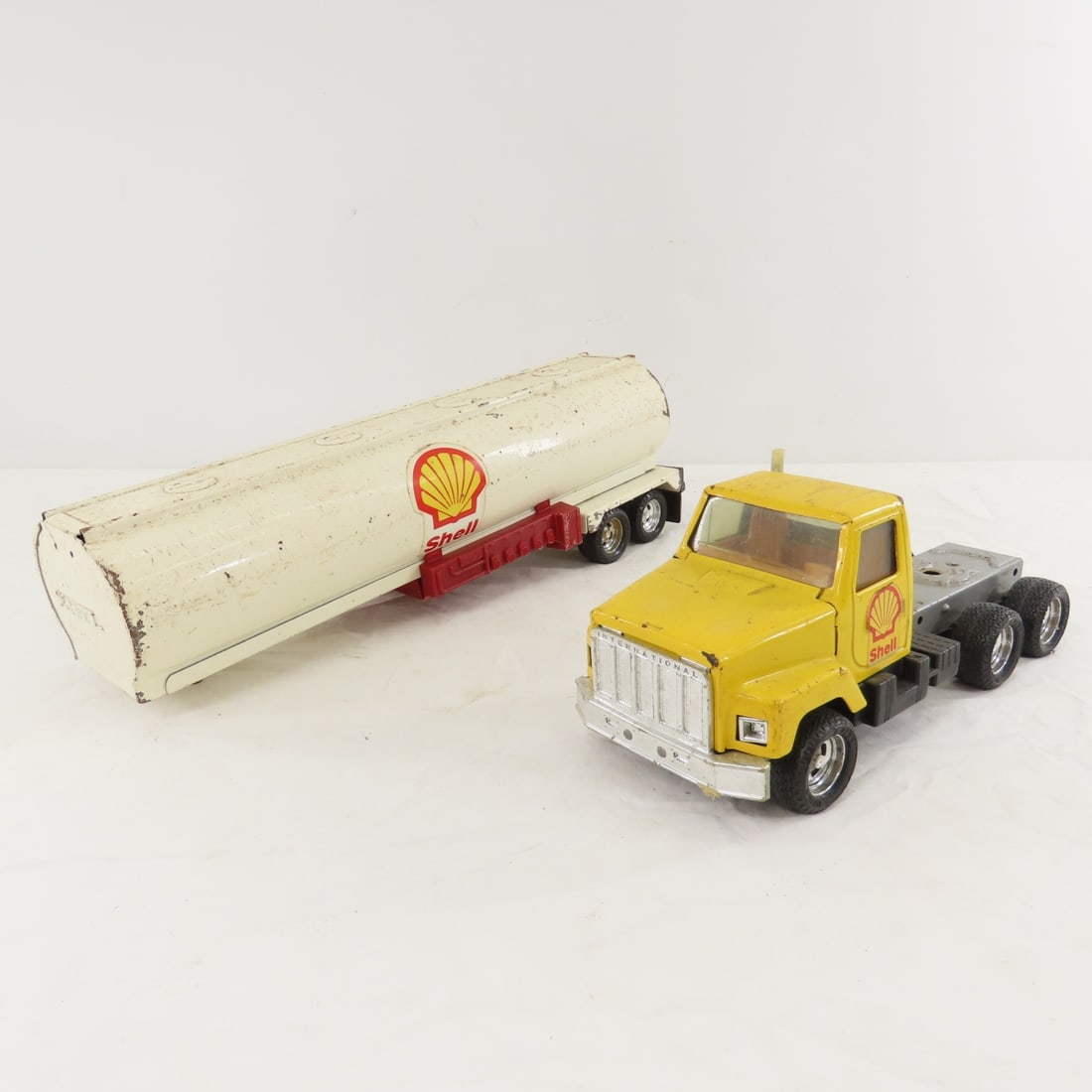 Original ERTL Shell Oil Truck & Tanker - 11