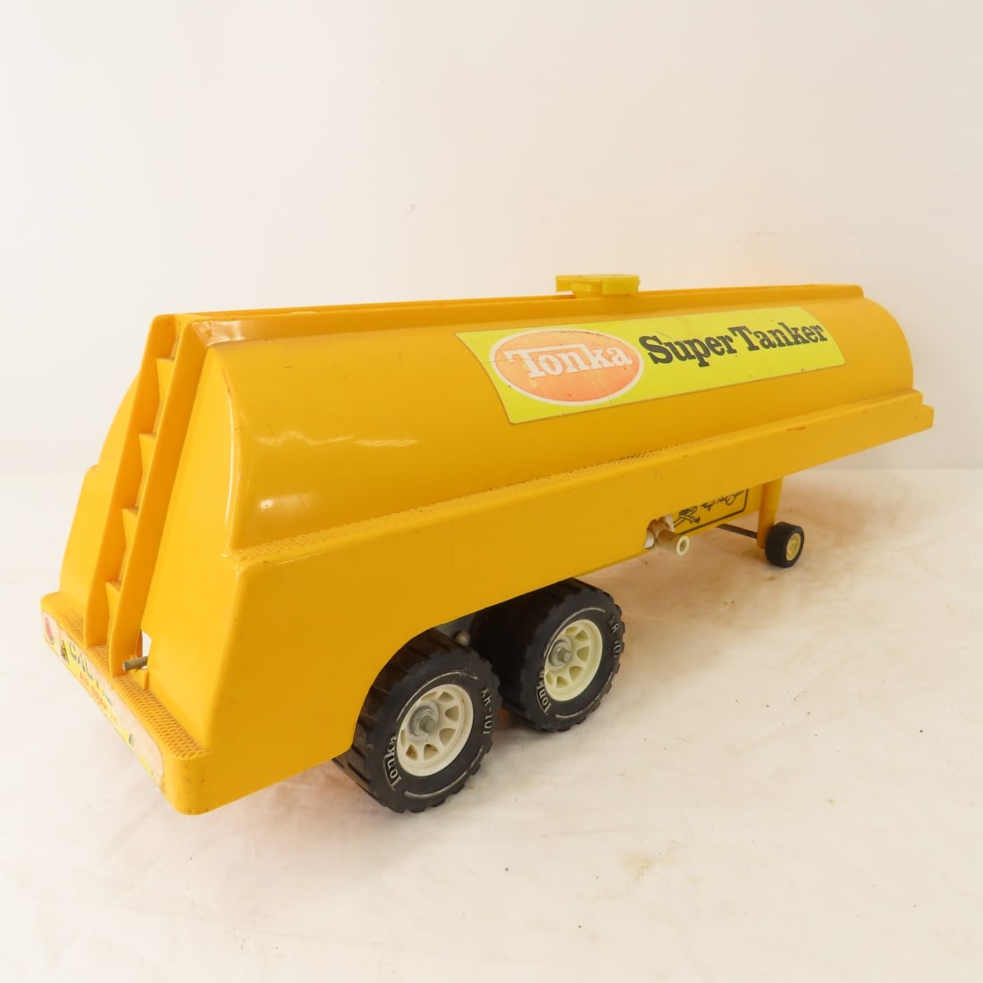 3 Original Tonka Plastic Super Tankers - 16