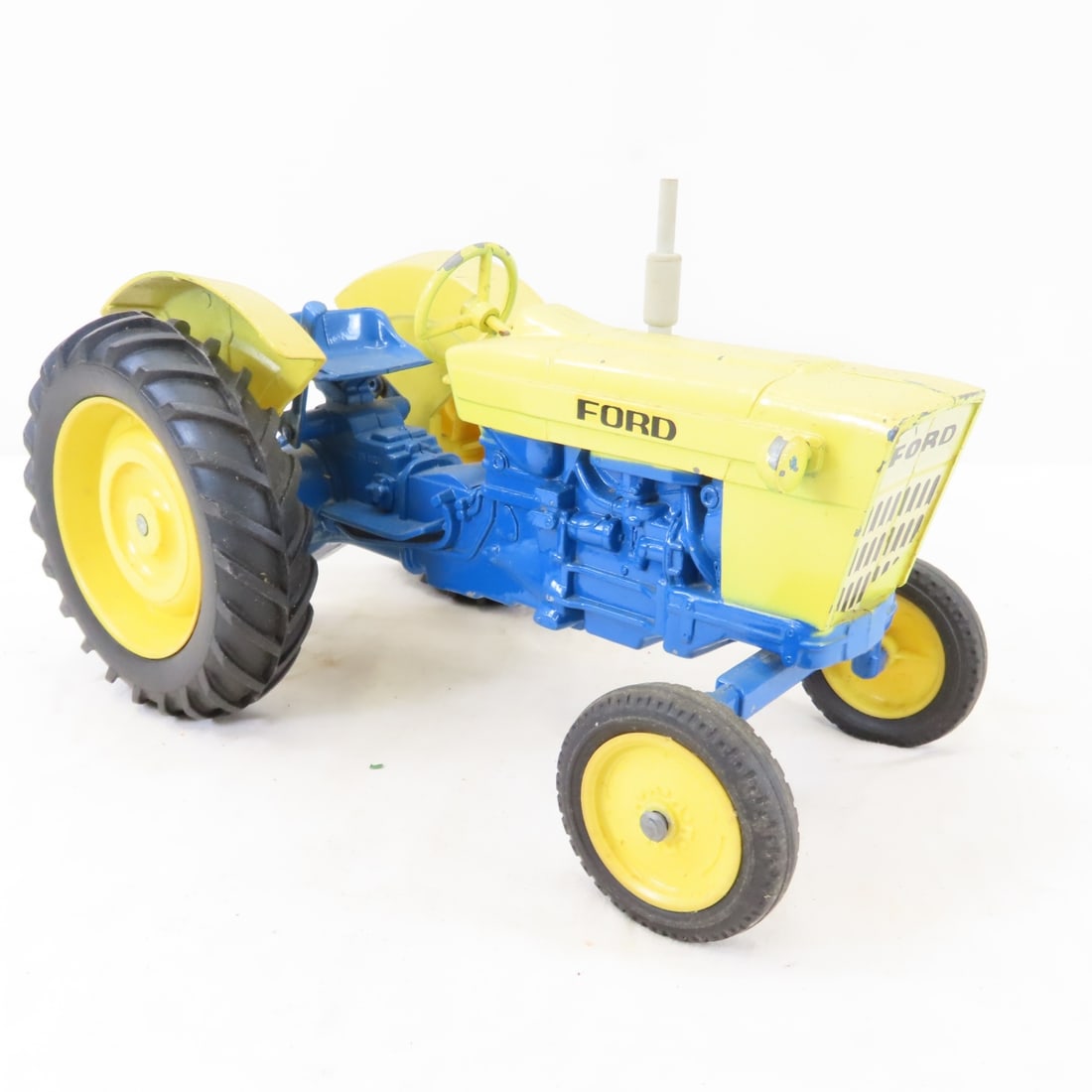 ERTL FORD 4400 Industrial Tractor w/ 3 pt Hitch - 7