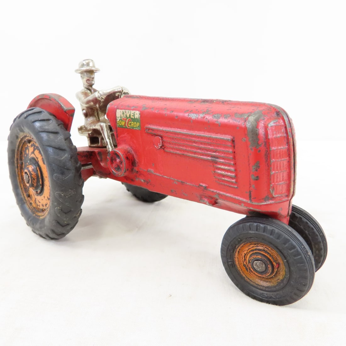 Arcade Oliver Row Crop 70 Tractor with Driver - 7