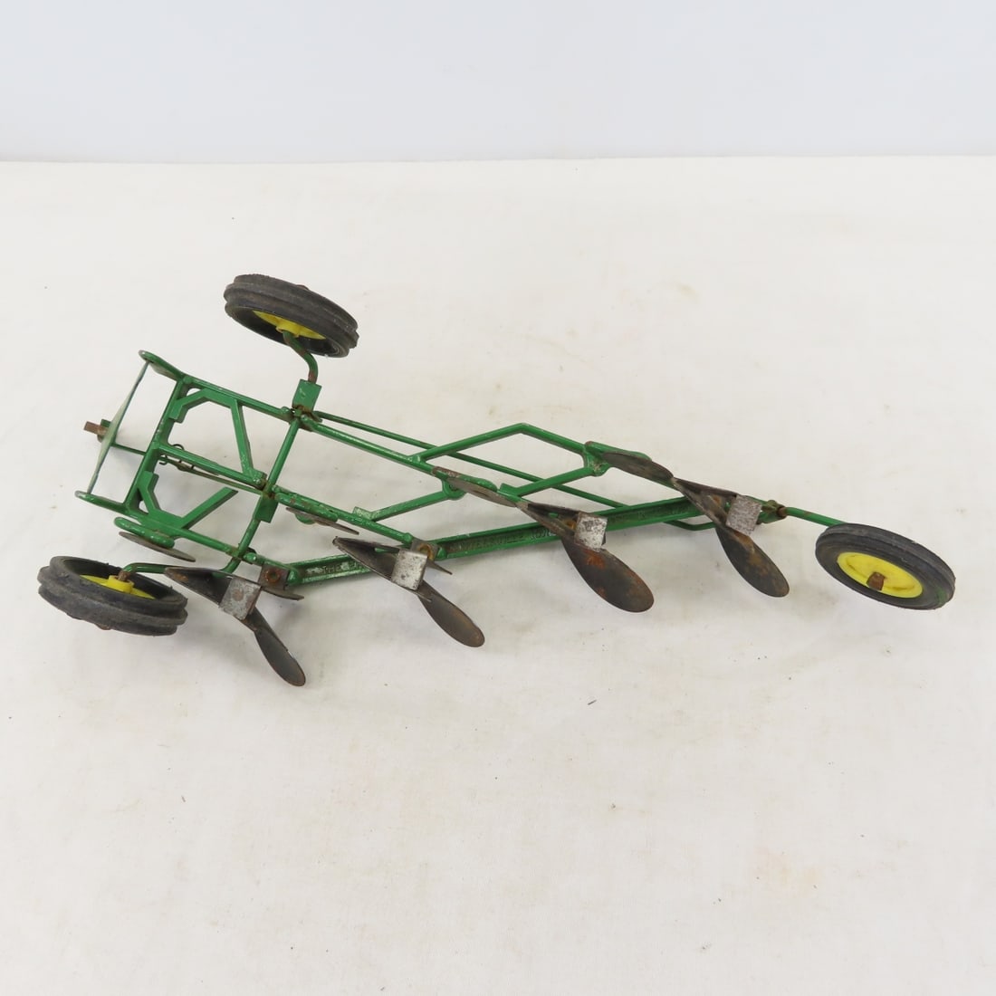 ERTL John Deere 4 Bottom Plow 1/16 Diecast - 7