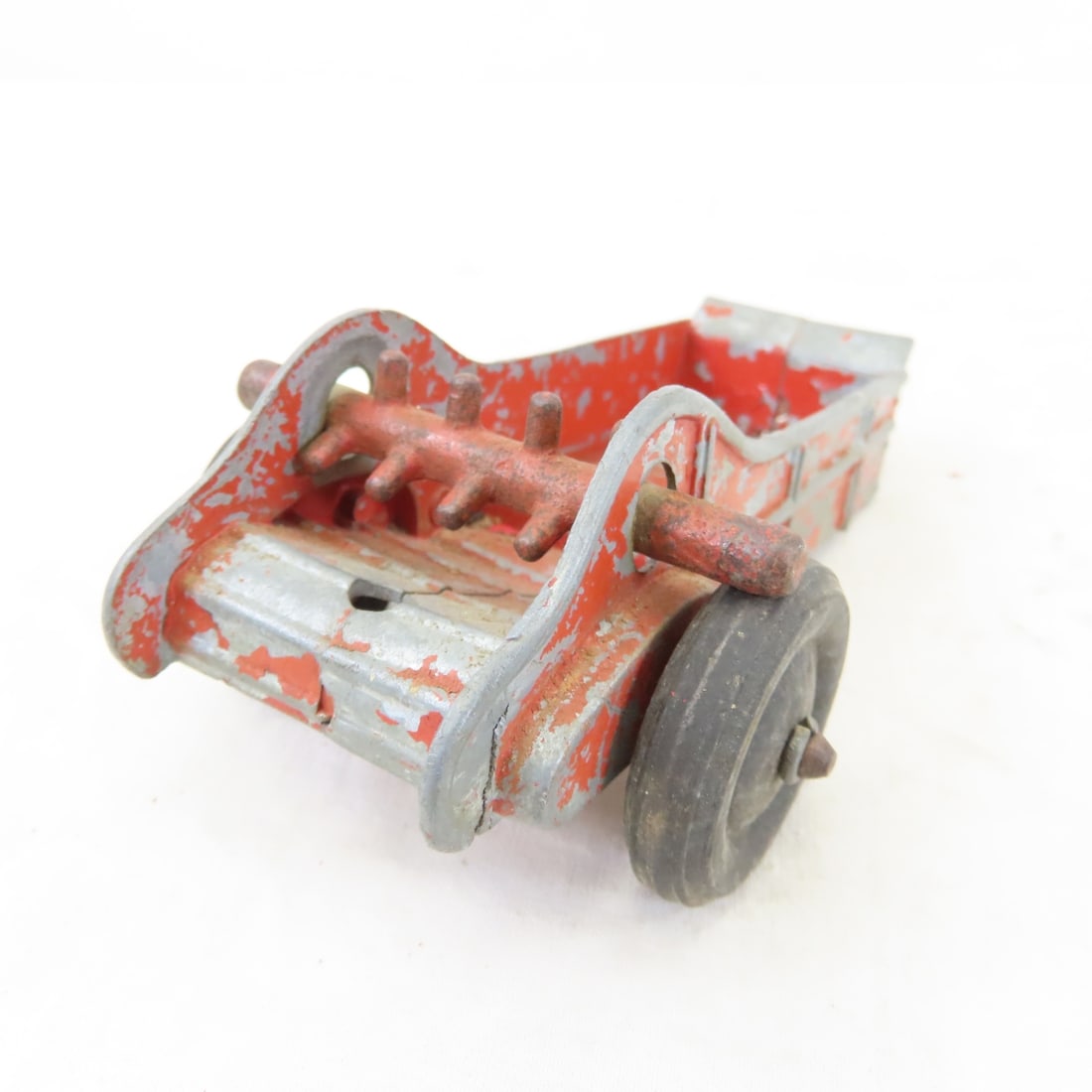 Diecast Hubley Spreader & Planters & More - 4