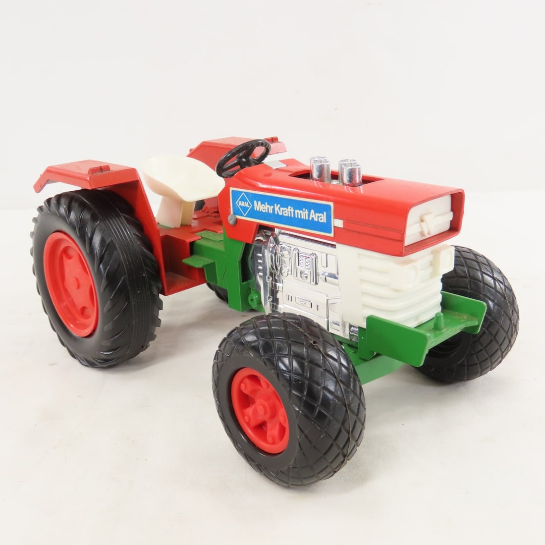 Bull W. Germany Massey Ferguson Tractor - 7