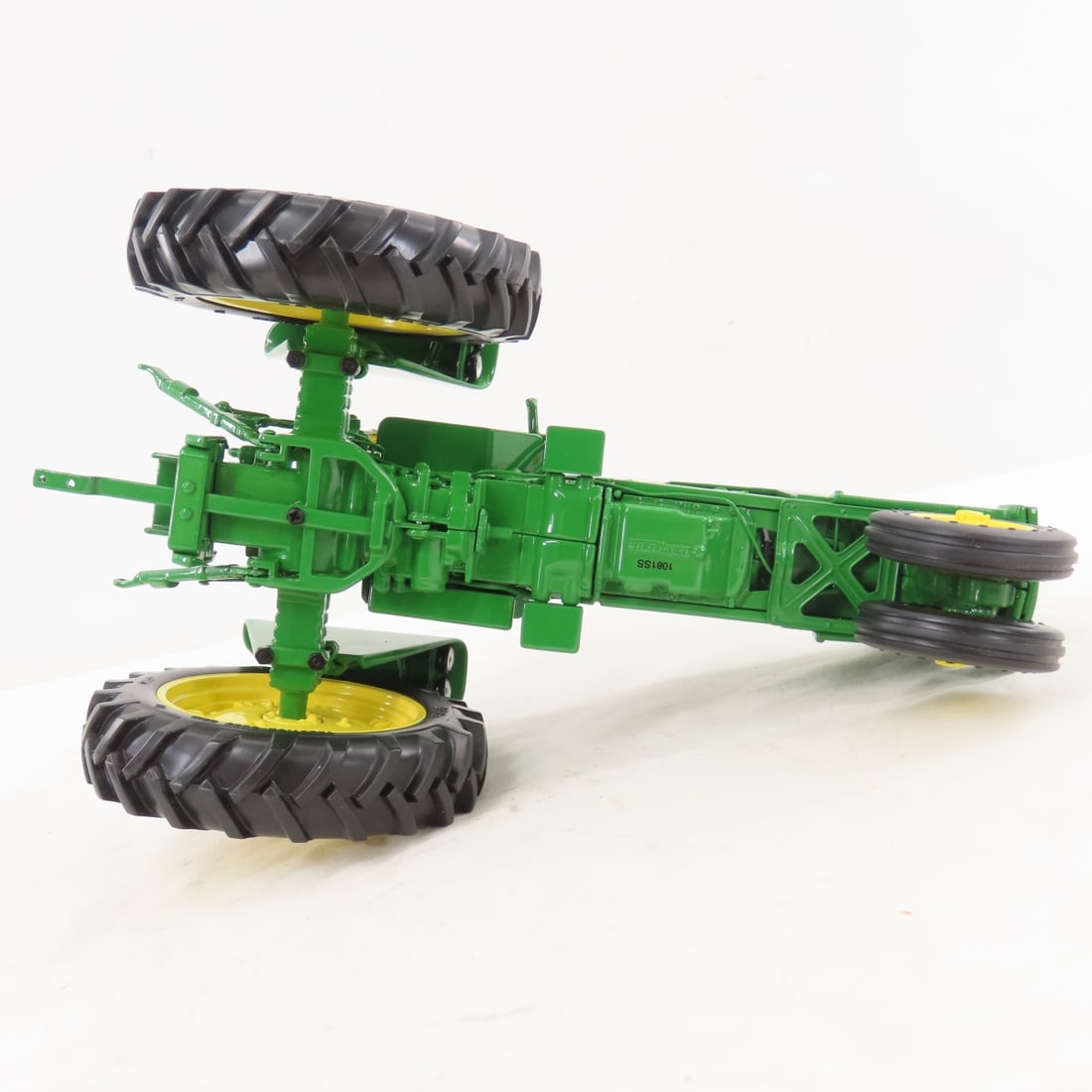 ERTL Precision Classics J Deere 3010 Tractor - 10