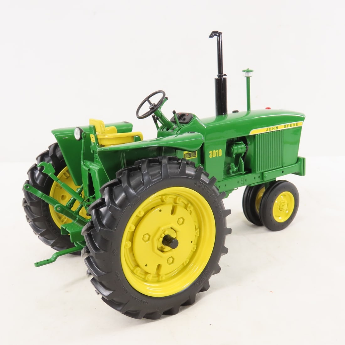 ERTL Precision Classics J Deere 3010 Tractor - 5